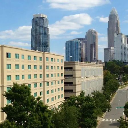 Hotel Doubletree By Hilton Charlotte Uptown Extérieur photo