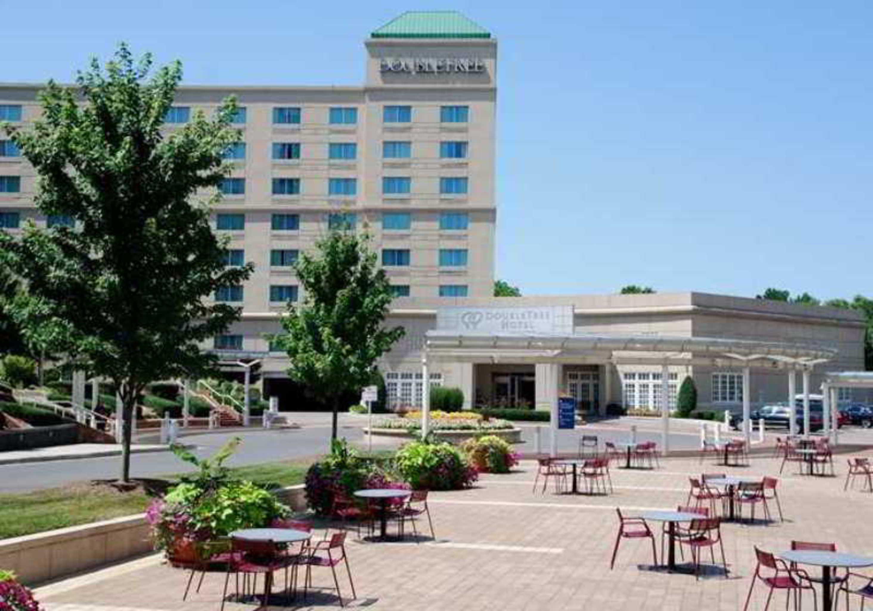 Hotel Doubletree By Hilton Charlotte Uptown Extérieur photo