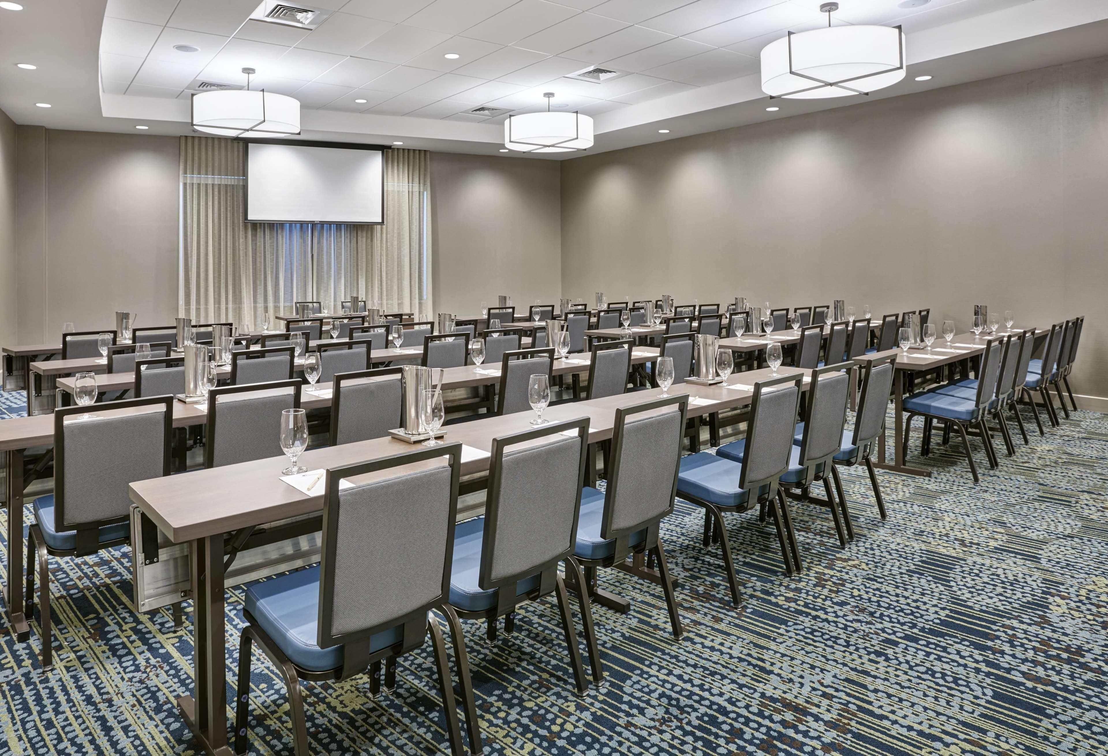 Hotel Doubletree By Hilton Charlotte Uptown Extérieur photo