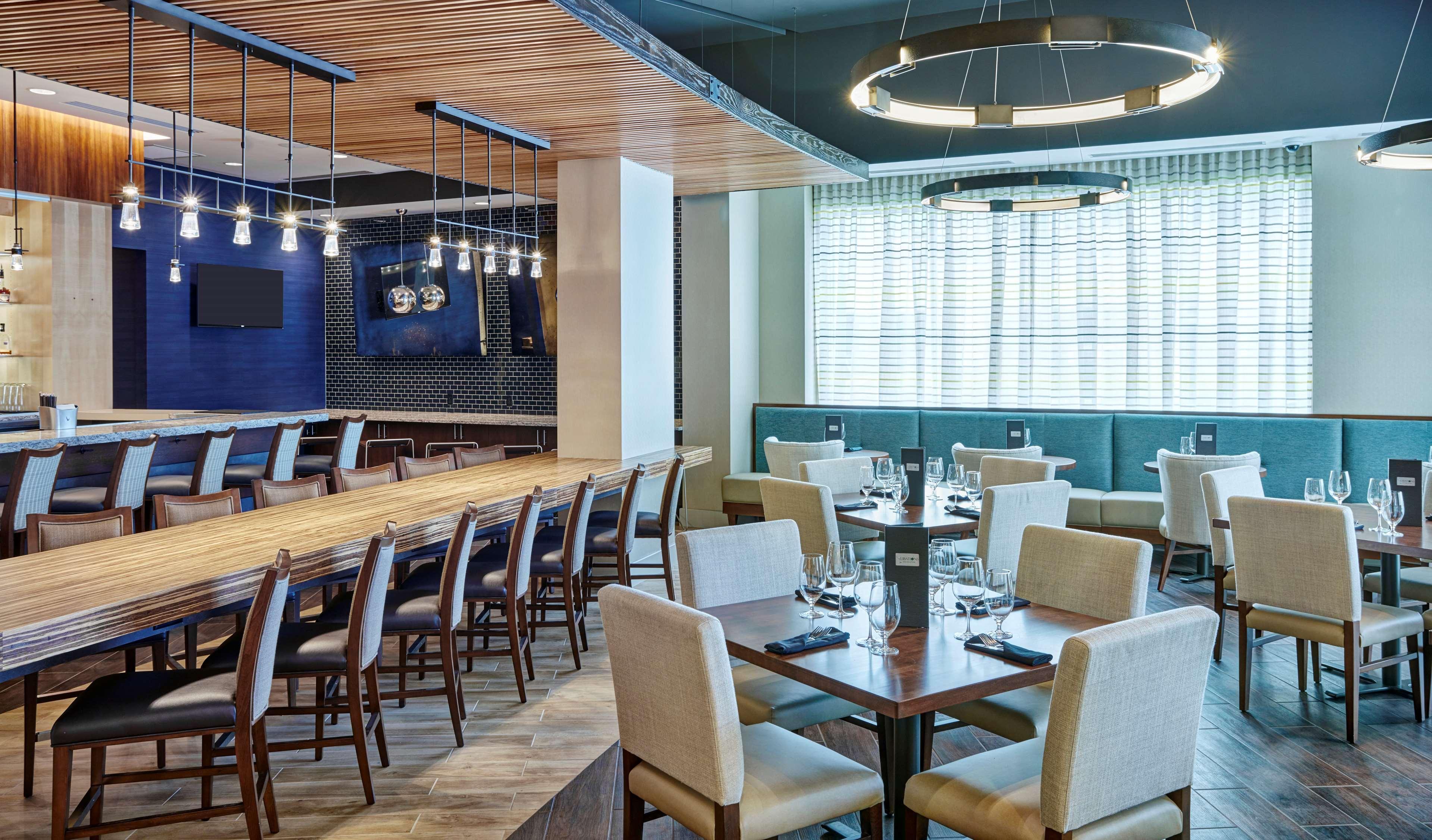 Hotel Doubletree By Hilton Charlotte Uptown Extérieur photo