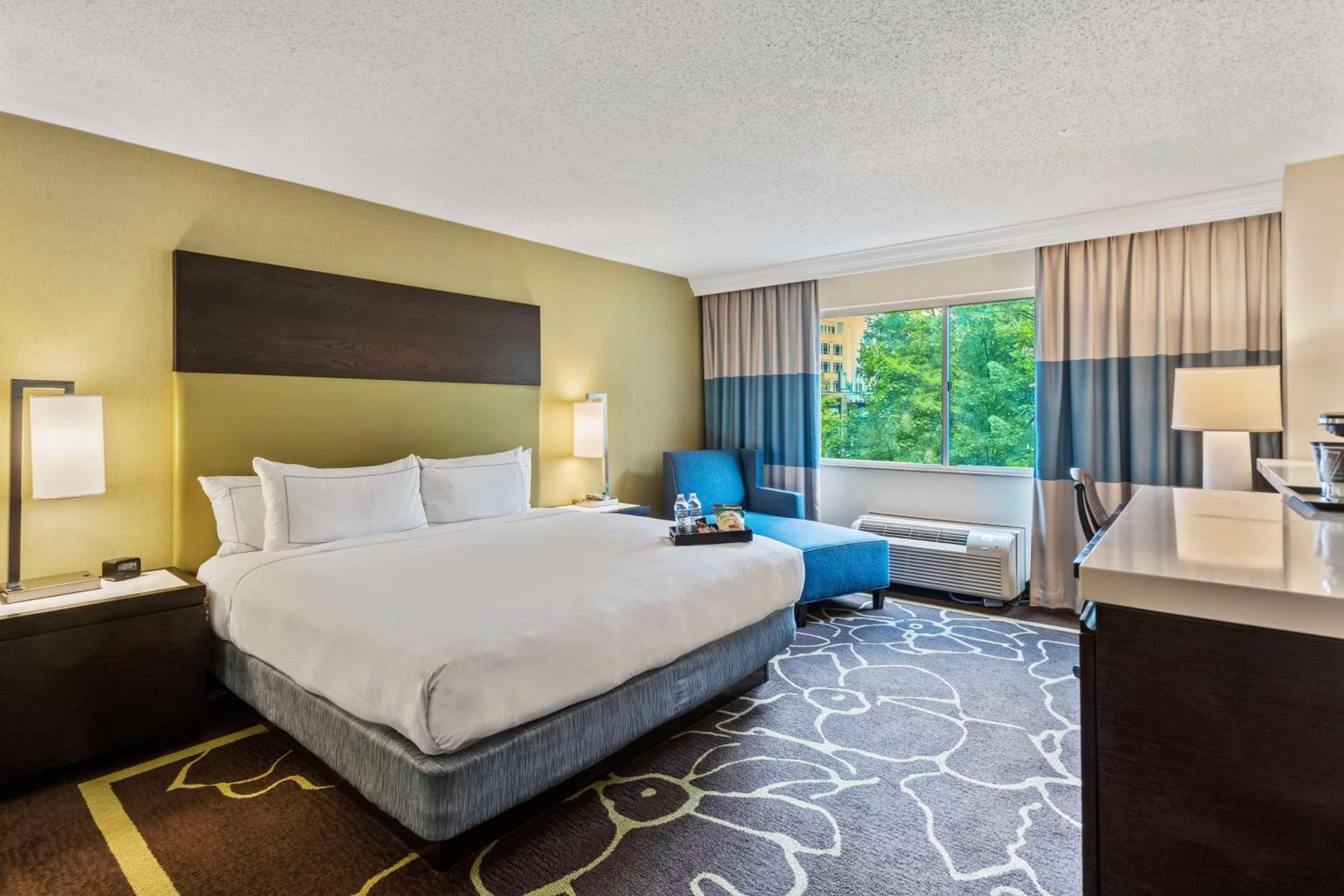 Hotel Doubletree By Hilton Charlotte Uptown Extérieur photo