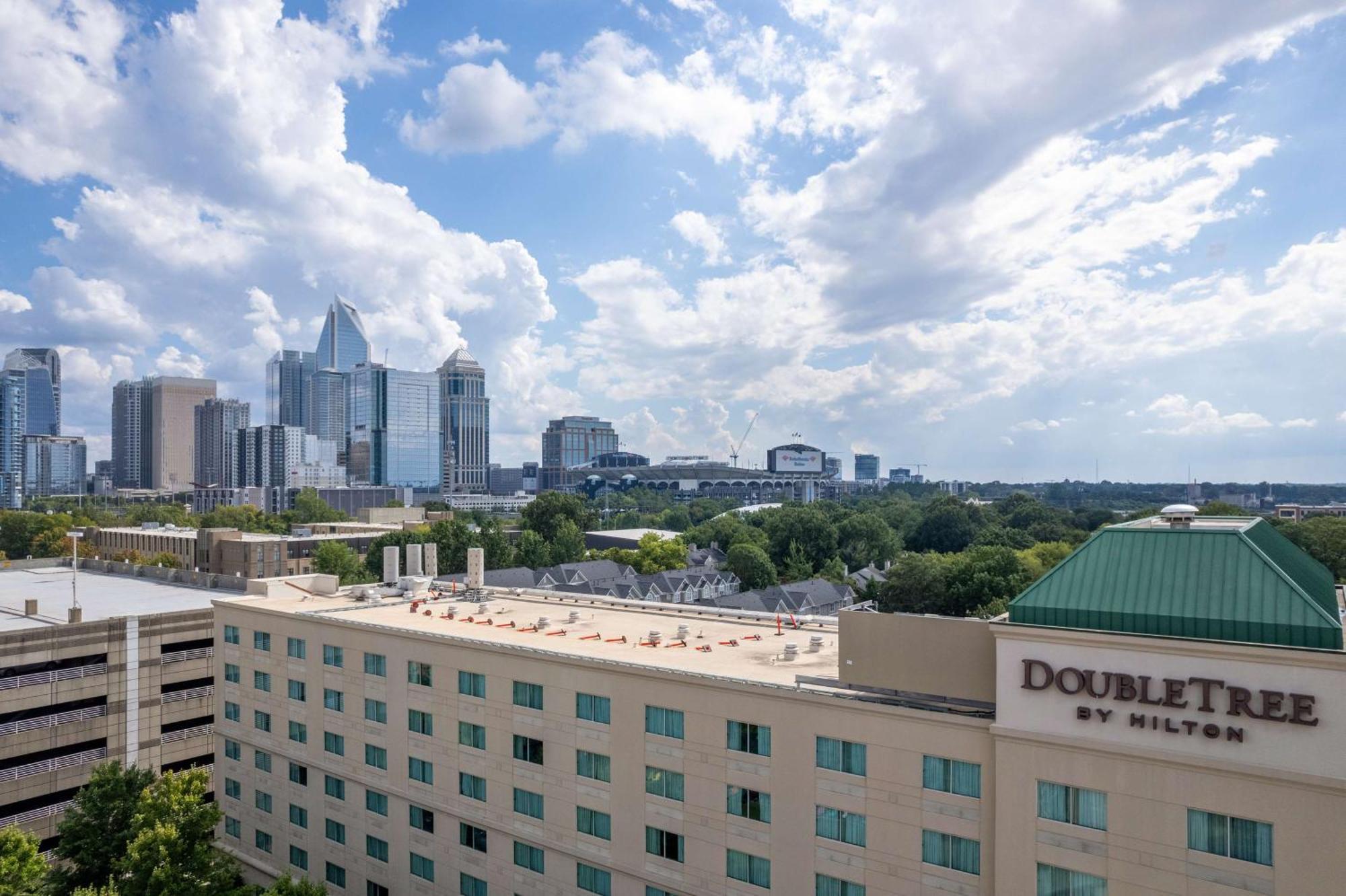Hotel Doubletree By Hilton Charlotte Uptown Extérieur photo