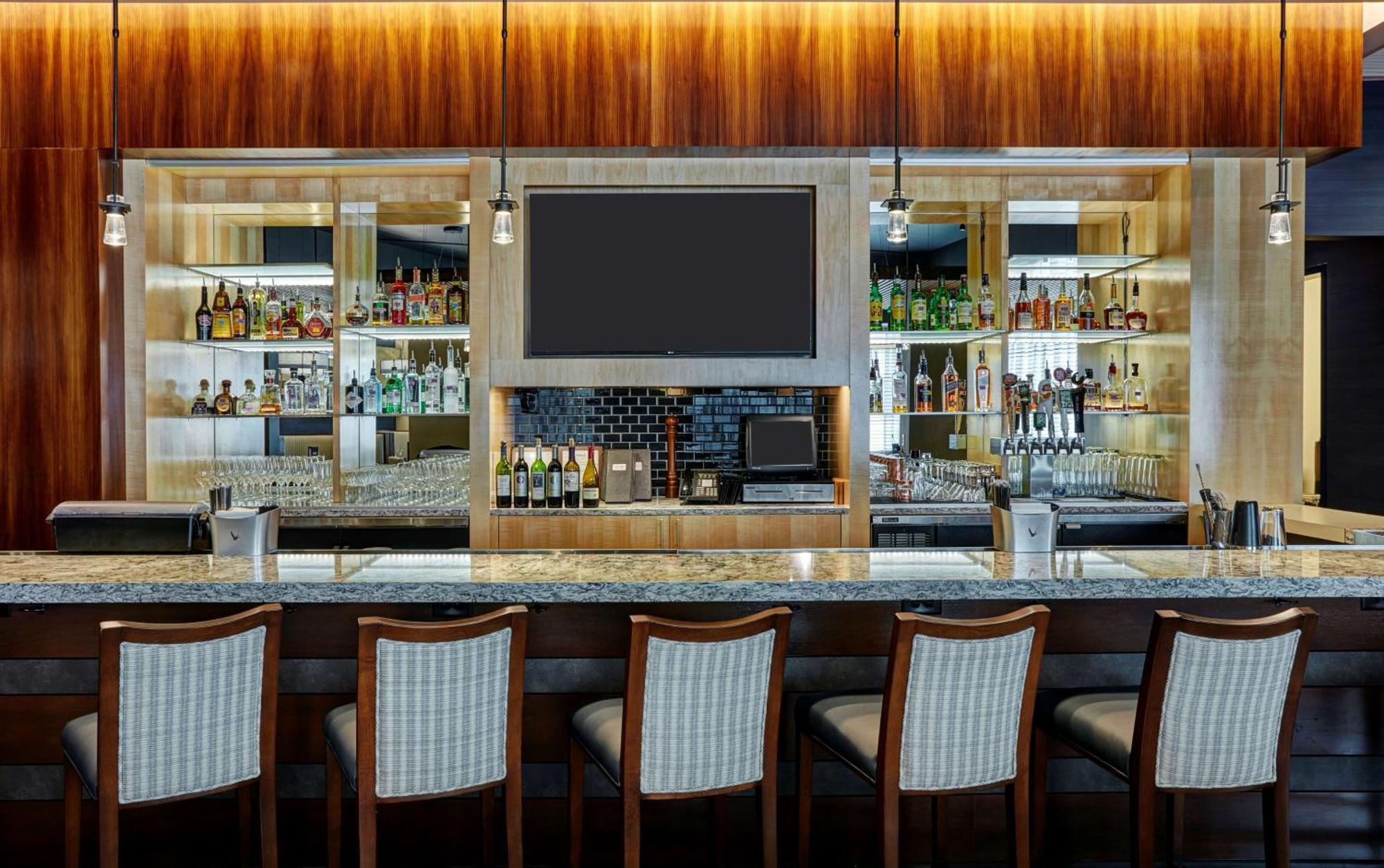 Hotel Doubletree By Hilton Charlotte Uptown Extérieur photo