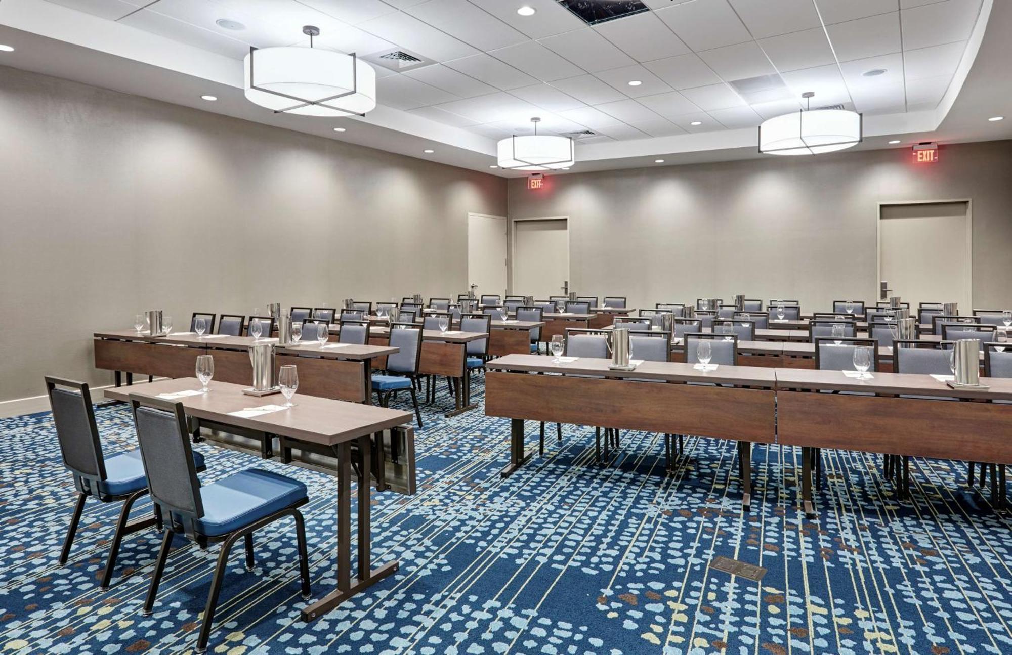 Hotel Doubletree By Hilton Charlotte Uptown Extérieur photo