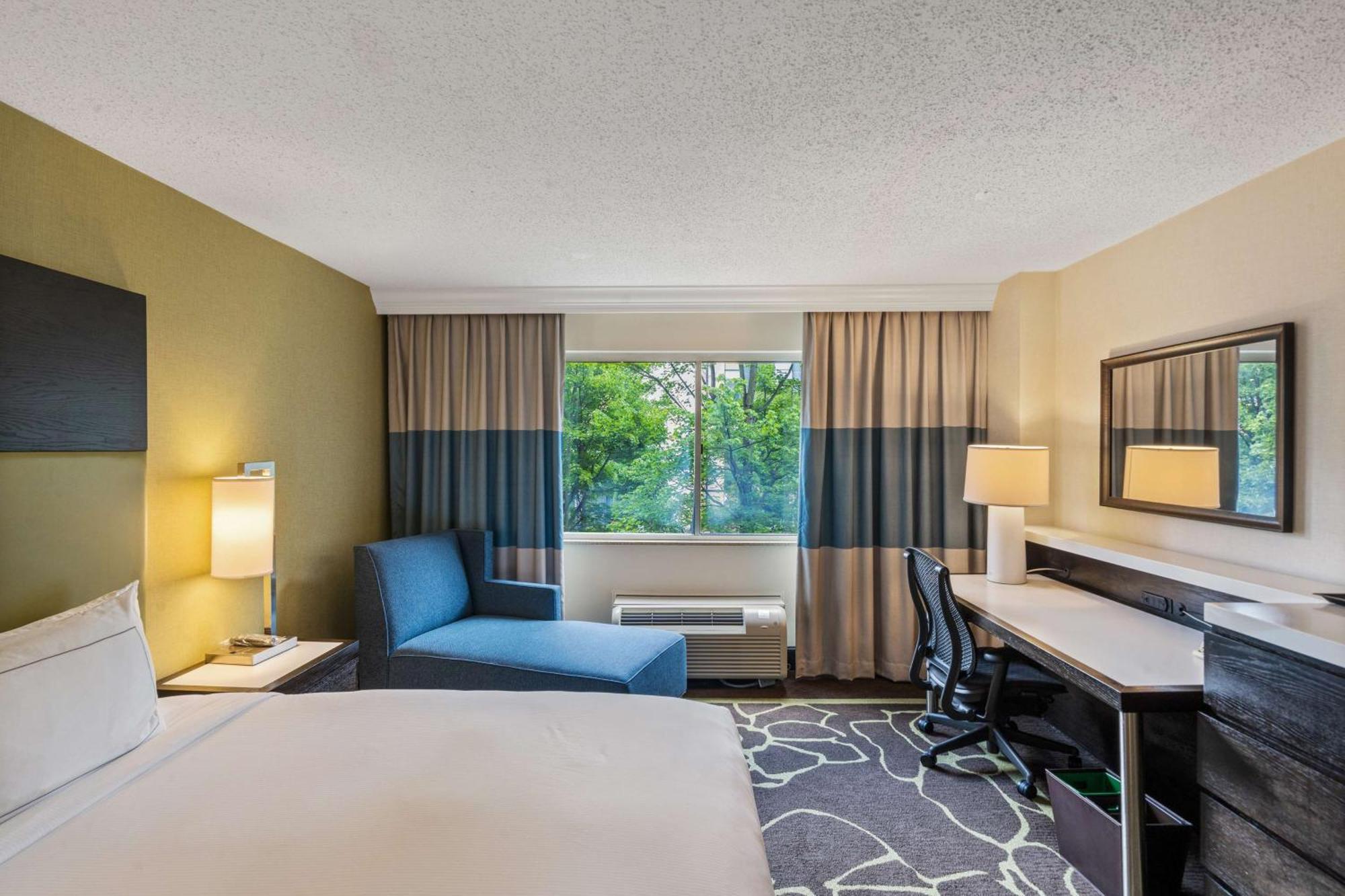 Hotel Doubletree By Hilton Charlotte Uptown Extérieur photo