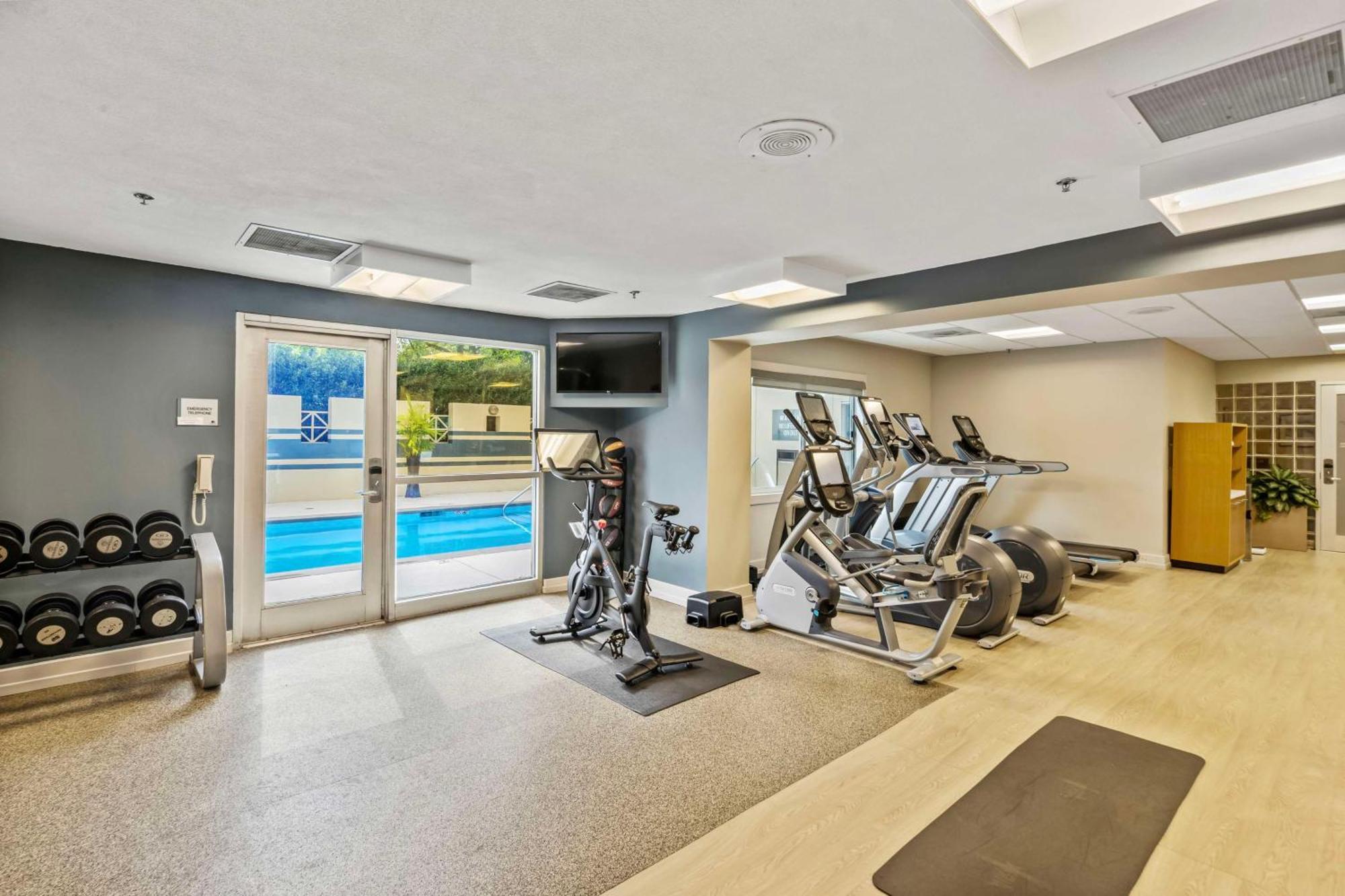 Hotel Doubletree By Hilton Charlotte Uptown Extérieur photo