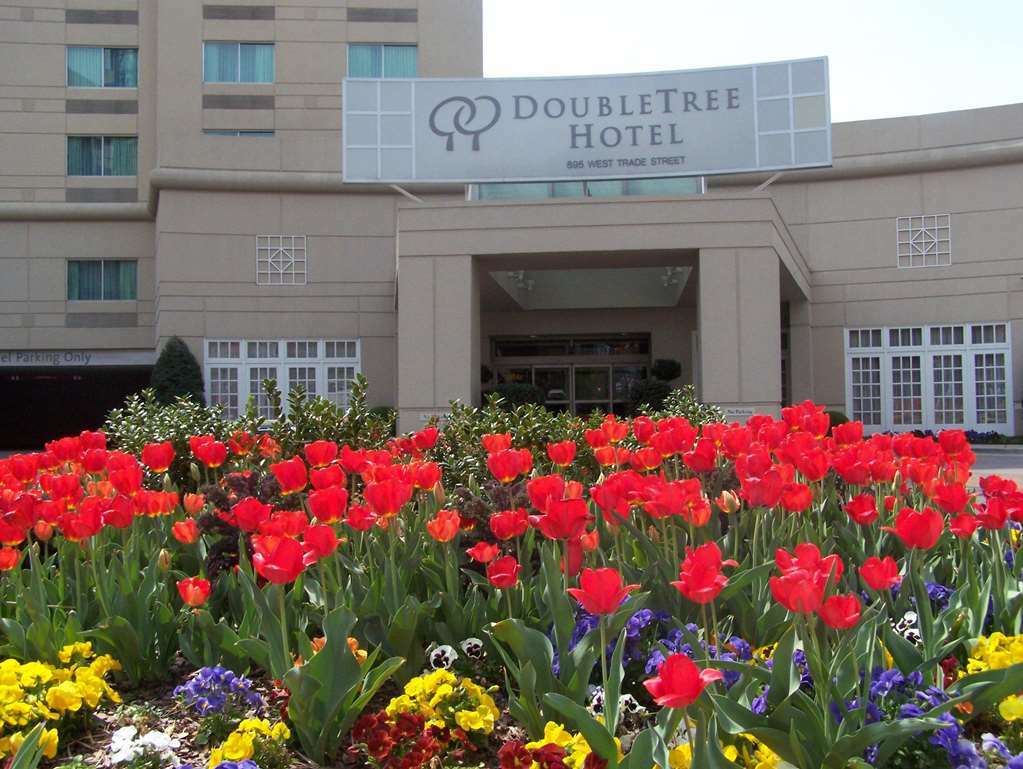 Hotel Doubletree By Hilton Charlotte Uptown Extérieur photo